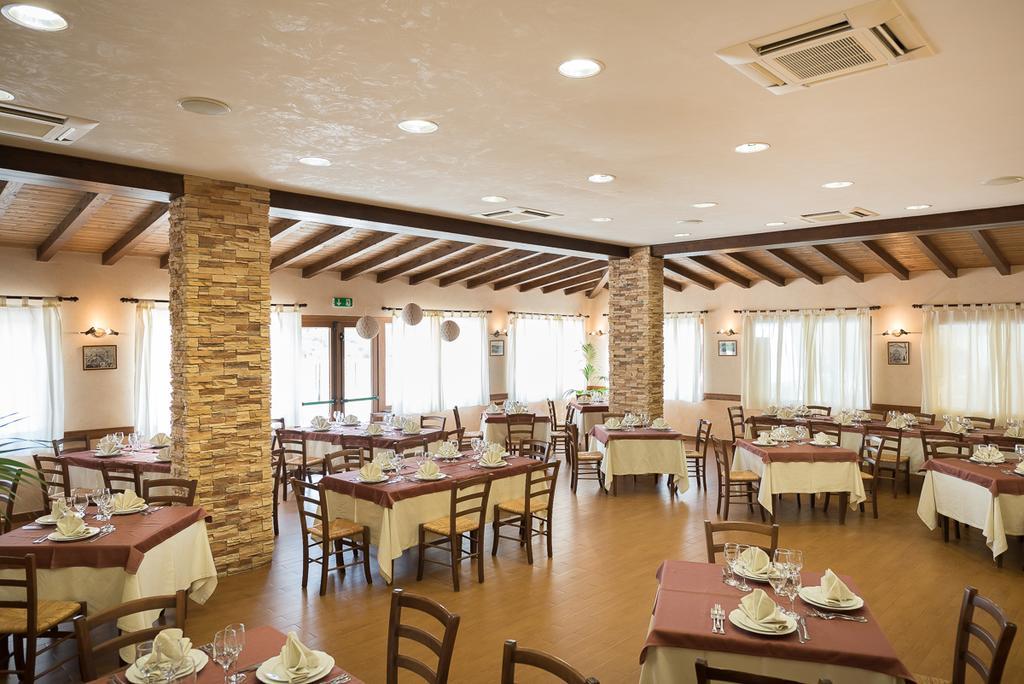 Valle Himara Guest House Piana Degli Albanesi Exterior foto