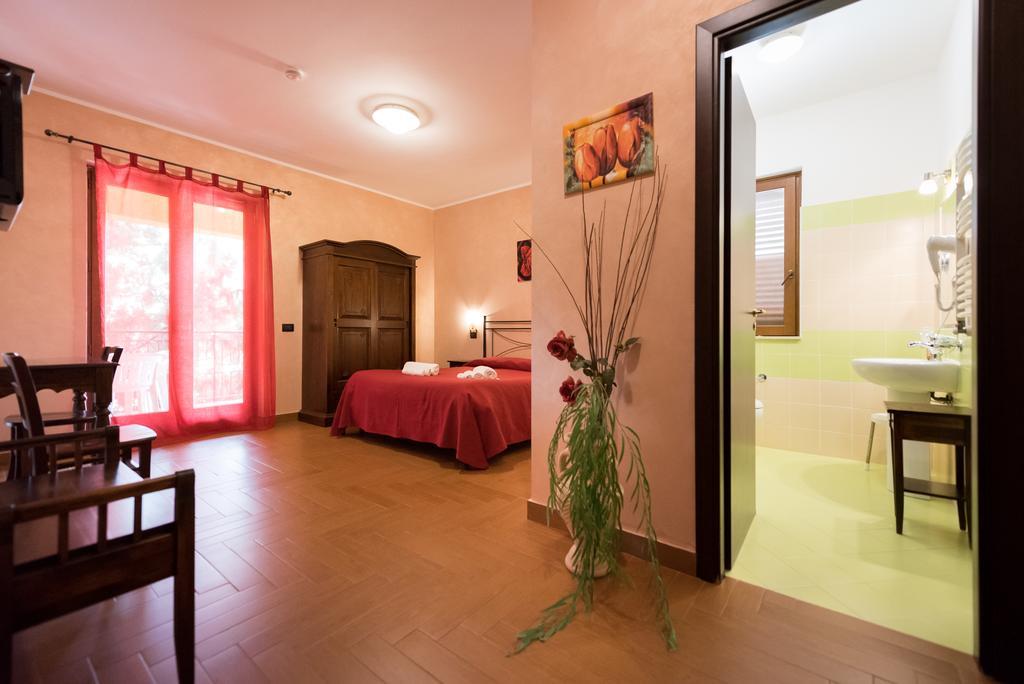 Valle Himara Guest House Piana Degli Albanesi Exterior foto